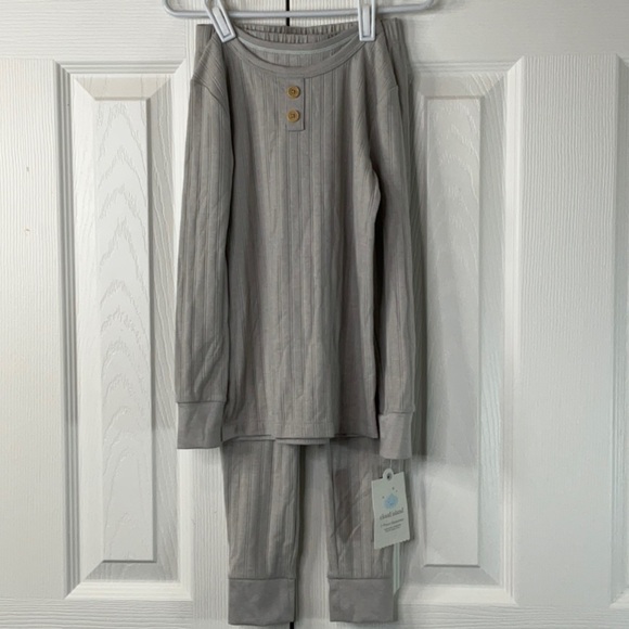 Cloud Island - 2pc Solid Pointelle Snug Fit
Pajama Set Gray Size 5T - Picture 2 of 7